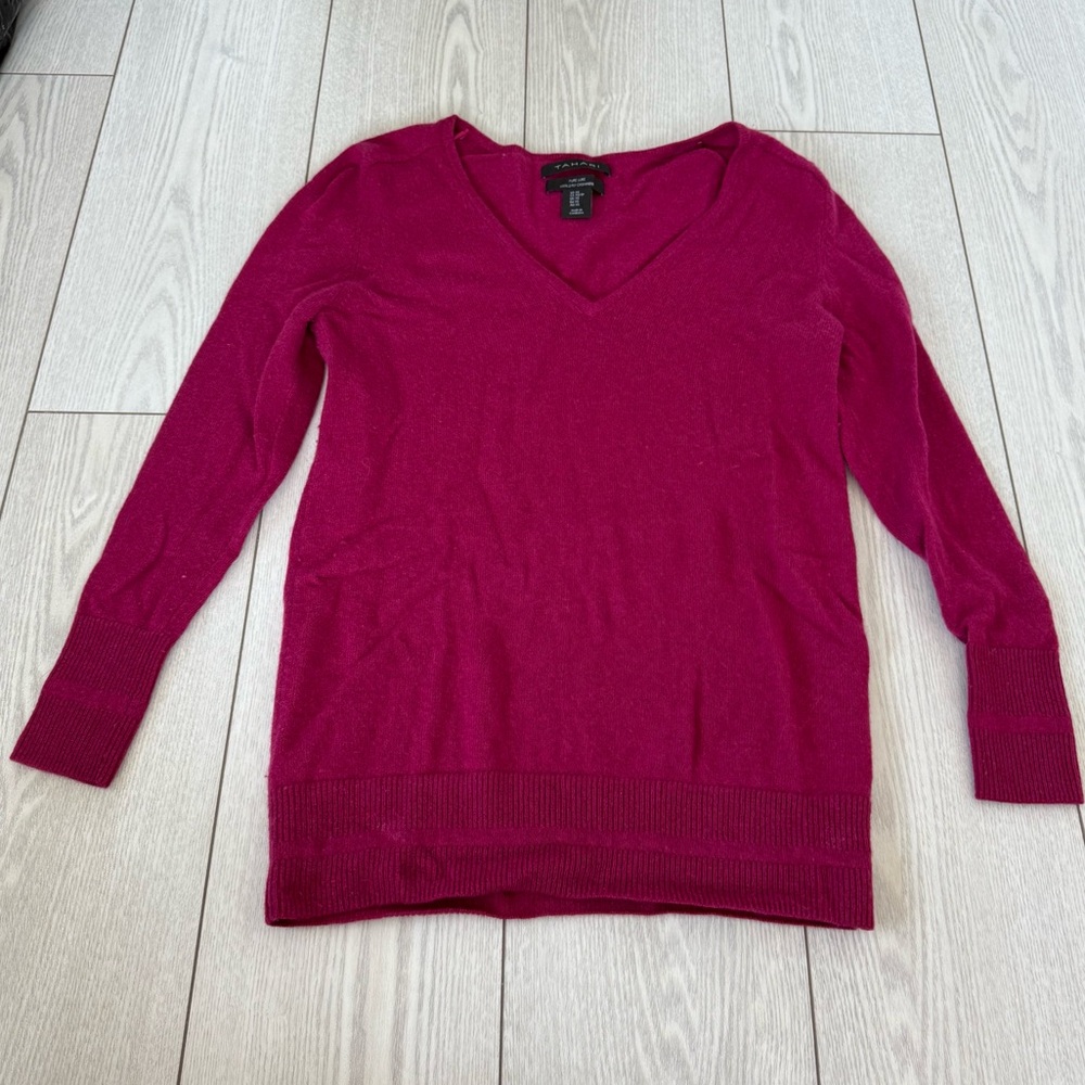 Tahari XS 100% pure luxe 2ply Cashmere sweater fuchsia pink v-neck long sleeve